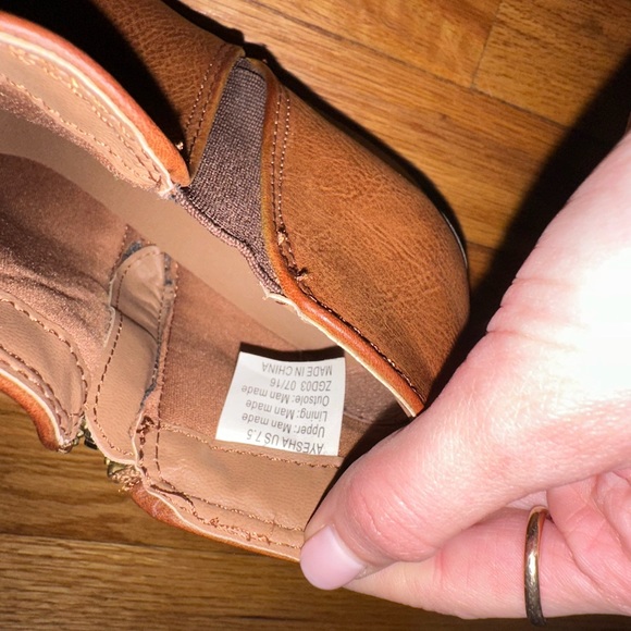 Brown booties - Picture 3 of 3